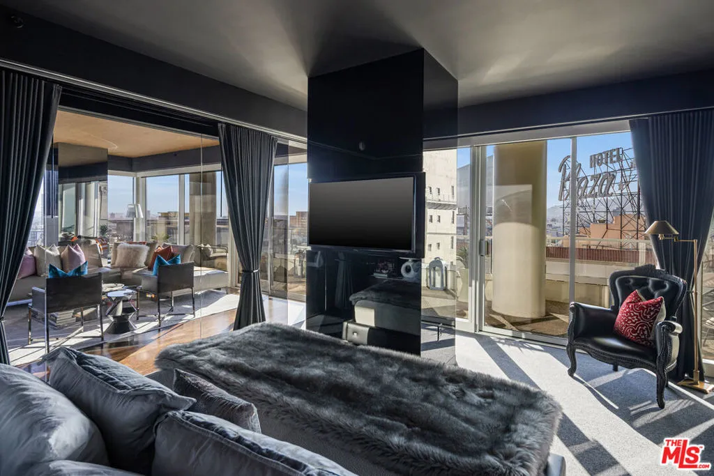 6250 Hollywood Boulevard 14h, Los Angeles, California 90028 home-pic-11